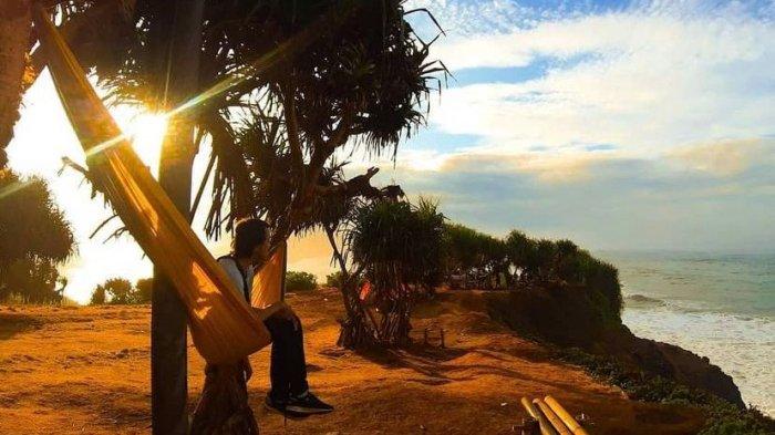 Indahnya Sunset di Puncak Guha Garut