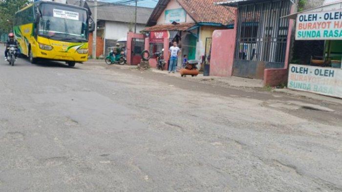 Siap-siap, Jalan Rusak di Cihurip dan Singajaya Garut akan Diperbaiki Dalam Waktu Dekat