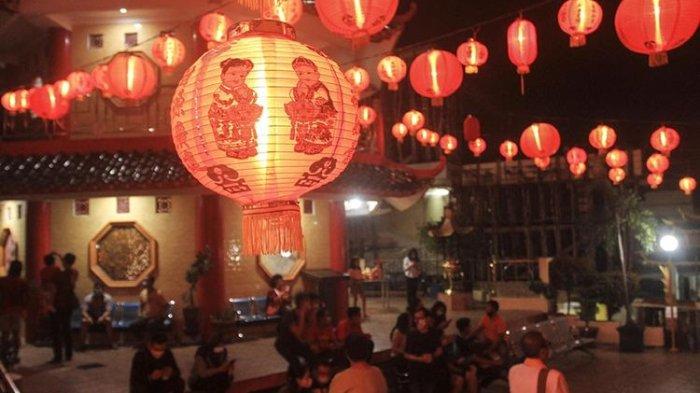 Tradisi Unik Qing Chen, Kebiasaan Beri Makanan Manis Kepada Dewa Dapur Seminggu Sebelum Imlek