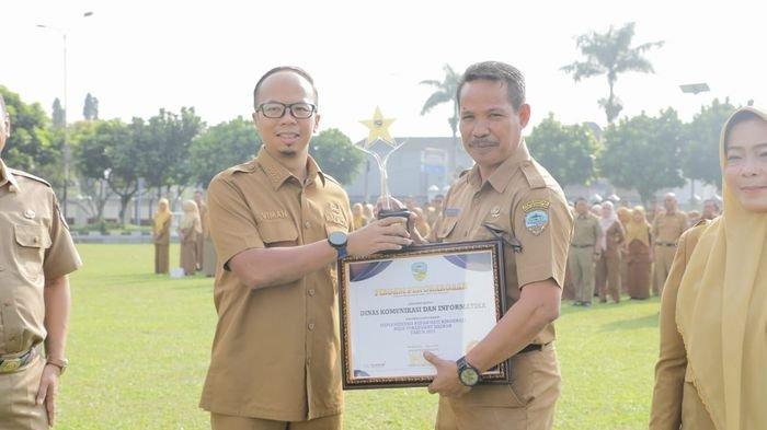 3 Dinas di Kota Tasikmalaya Diganjar Penghargaan, Viman Minta Dinas  Lain Perbaiki Layanan Publik
