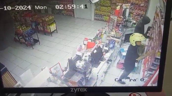Pelaku Bobol Minimarket di Tasikmalaya dengan Cara Jebol Atap Diduga Berjumlah 2 Orang