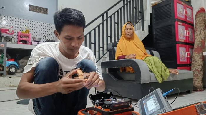 Kedatangan Listrik di Desa Pasirkiamis Garut Diabadikan dengan Nama Me'en