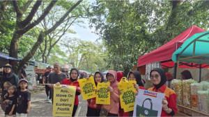 1Dukung-World-Clean-Up-Day-Di-Tasik-Alfamart-Ajak-Gunakan-Tas-Belanja-Ramah-Lingkungan.jpg