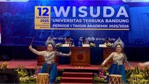 1UT-Bandung-Kukuhkan-1617-Wisudawan-Cetak-Lulusan-Berkualitas-Menuju-Indonesia-Emas-2045.jpg