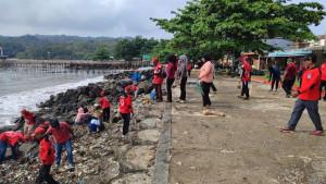Aksi-bersih-bersih-sampah-di-Pantai-Timur-Pangandaran-2692025.jpg