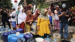 Ambil-Air-Bersih-di-Pangandaran.jpg