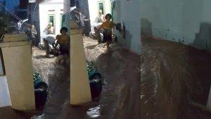 Banjir-Cisayong_2.jpg