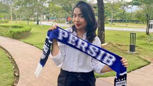 Bobotoh-geulis-Persib-asal-Kota-Bandung-Divannia-Mosvita-2.jpg