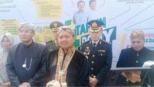 Bupati-Sumedang-Dony-Ahmad-Munir-saat-memberikan-keterangan-seusai.jpg