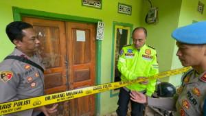 Dok-Polres-Garut-RUMAN-KENA-LONGSOR-Kapolres-Garut-AKBP-Yudi-Bayu-Hendarto-482025-1.jpg