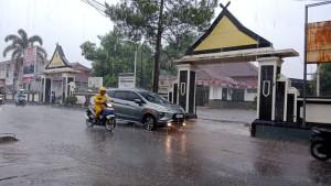 Hujan-lebat-mengguyur-Cimanggung-Kabupaten-Sumedang-2102025-1.jpg