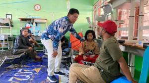 JENGUK-keracunan-MBG-Ketua-Komisi-III-DPRD-Kabupaten-Bandung-Barat-Pither-Tjuandys-1.jpg