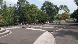 JUMAT-BERSIH-Sejumlah-ASN-di-lingkungan-Pemkab-Tasikmalaya-10102025-1.jpg