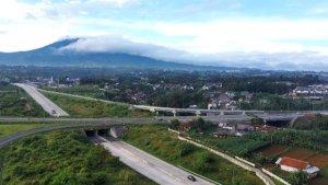 Jalan-tol-BogorCiawiSukabumi-Bocimi-di-Jawa-Barat.jpg