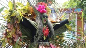 KARNAVAL-BUDAYA-Penampilan-Mak-Lampir-kw-Pangandaran-20102025-1.jpg