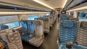 KERETA-WHOOSH-Suasana-di-dalam-Kereta-Cepat-Whoosh-tempayt-duduk-1.jpg