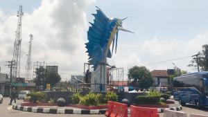 Patung-Marlin-Dipercantik.jpg