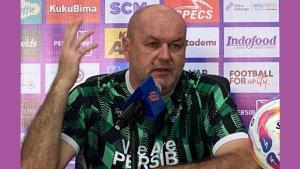 Pelatih-Persib-Bandung-Bojan-Hodak-17102024.jpg