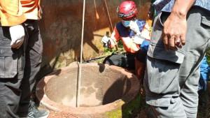 Proses-evakuasi-lansia-sumur-3092025-1.jpg