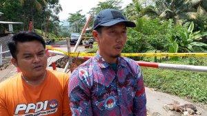 Sekdes-Cibungur-Jajang-Nurmansyah-longsor-kabupaten-tasikmalaya-cihonje.jpg