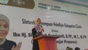 Siti-Atikoh-Supriyanti-istri-Capres-Ganjar-Pranowo.jpg