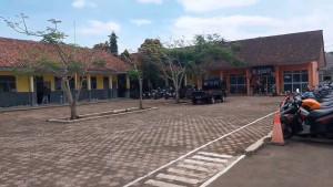 Suasana-di-luar-kelas-SMKN-1-Cipatujah.jpg