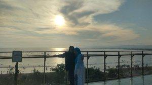 Suasana-melihat-Sunset-di-atas-satu-hotel-di-Pantai-Barat-Pangandaran-021224.jpg