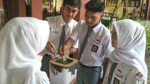 Uang-Seribu-di-SMAN-1-Pangandaran.jpg