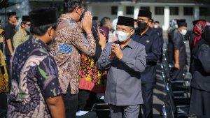 Wali-Kota-Bandung-Yana-Mulyana-melantik-120-pejabat-Pemerintah-Kota-Pemkot-Bandung.jpg