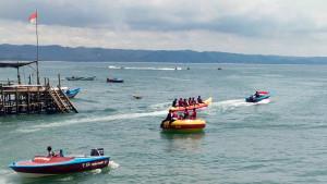 Wisata-Water-Sport-di-Pantai-Timur-Pangandaran-31102025-1.jpg