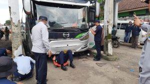 Yow-buss-pengeceKn.jpg