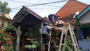 ambruk-rumah-yayayaya.jpg