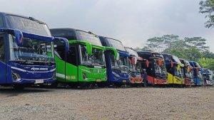 armada-bus-di-PO-Gapuraning-Rahayu-dan-Putra-Ardiya-di-Ciamis.jpg