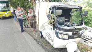 bajajpembawambgkecelakaan.jpg
