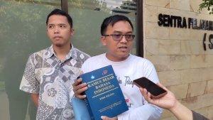 bawa-KBBI-ke-Polres-Garut.jpg