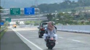 bonceng-motor-ke-CISUMDWAU.jpg