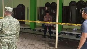 masjid-di-sman-72-jakarta-ada-ledakan-1.jpg