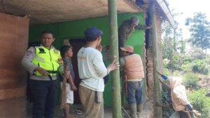 rumah-rusak-di-pasirwangi-garut.jpg