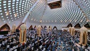 salat-jumat-di-masjid-al-jabbar-gani-1.jpg