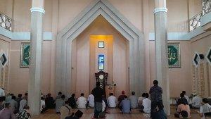 salat-jumat-di-masjid-syahidan.jpg