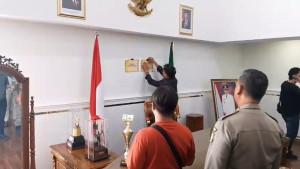 segel-ruang-kerja-bupati-tasikmalaya-1.jpg
