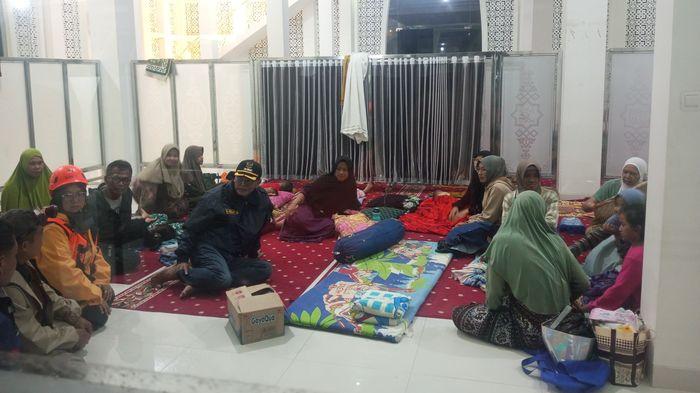 Banjir Rendam Pamarican dan Cidolog, Bupati Ciamis Herdiat Sunarya Turun Langsung ke Lokasi
