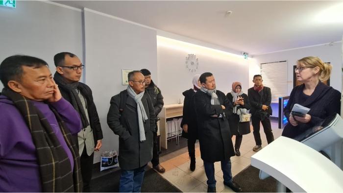 Bupati Sumedang Pimpin Rombongan Kunjungi Mal Pelayanan Publik di Tallinn Estonia