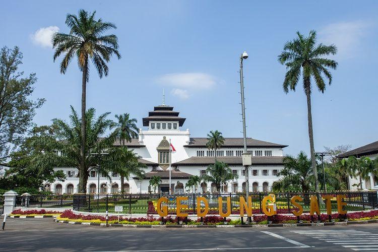 Gedung-Sate-ikon-Jawa-Barat.jpg