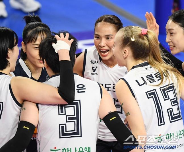 Klasemen Liga Voli Putri Korea Seusai IBK Altos Dibantai Hi-Pass 3 Set Langsung, Terancam Disalip