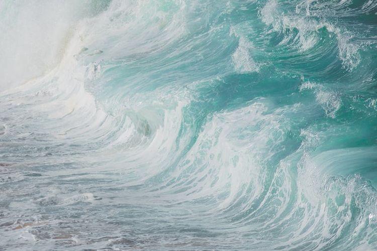 BMKG : Waspada Gelombang 4 Meter di Pesisir Cianjur, Sukabumi, Tasikmalaya, dan Pangandaran