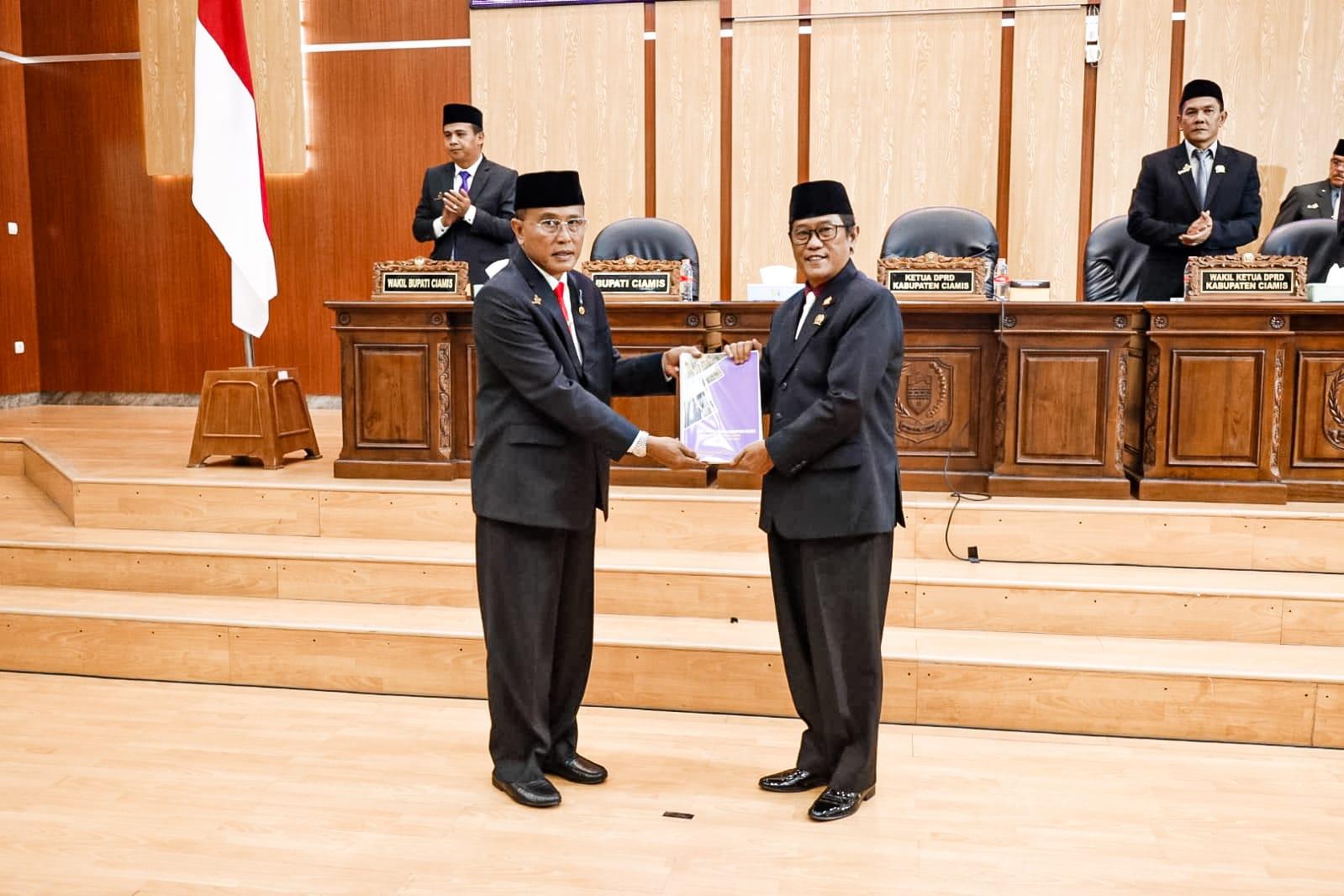 Penyempurnaan Persetujuan RTRW, Bupati Ciamis Beri Tanggapan Pandangan Umum Fraksi DPRD