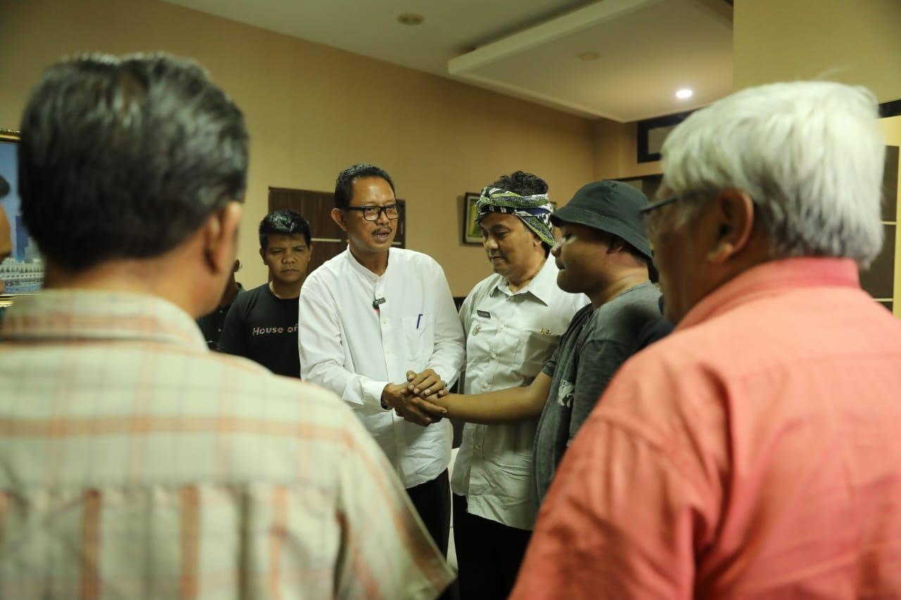 Diky Candra Jadi Penengah Kegaduhan Kadinsos Kota Tasikmalaya dengan Warga Panglayungan