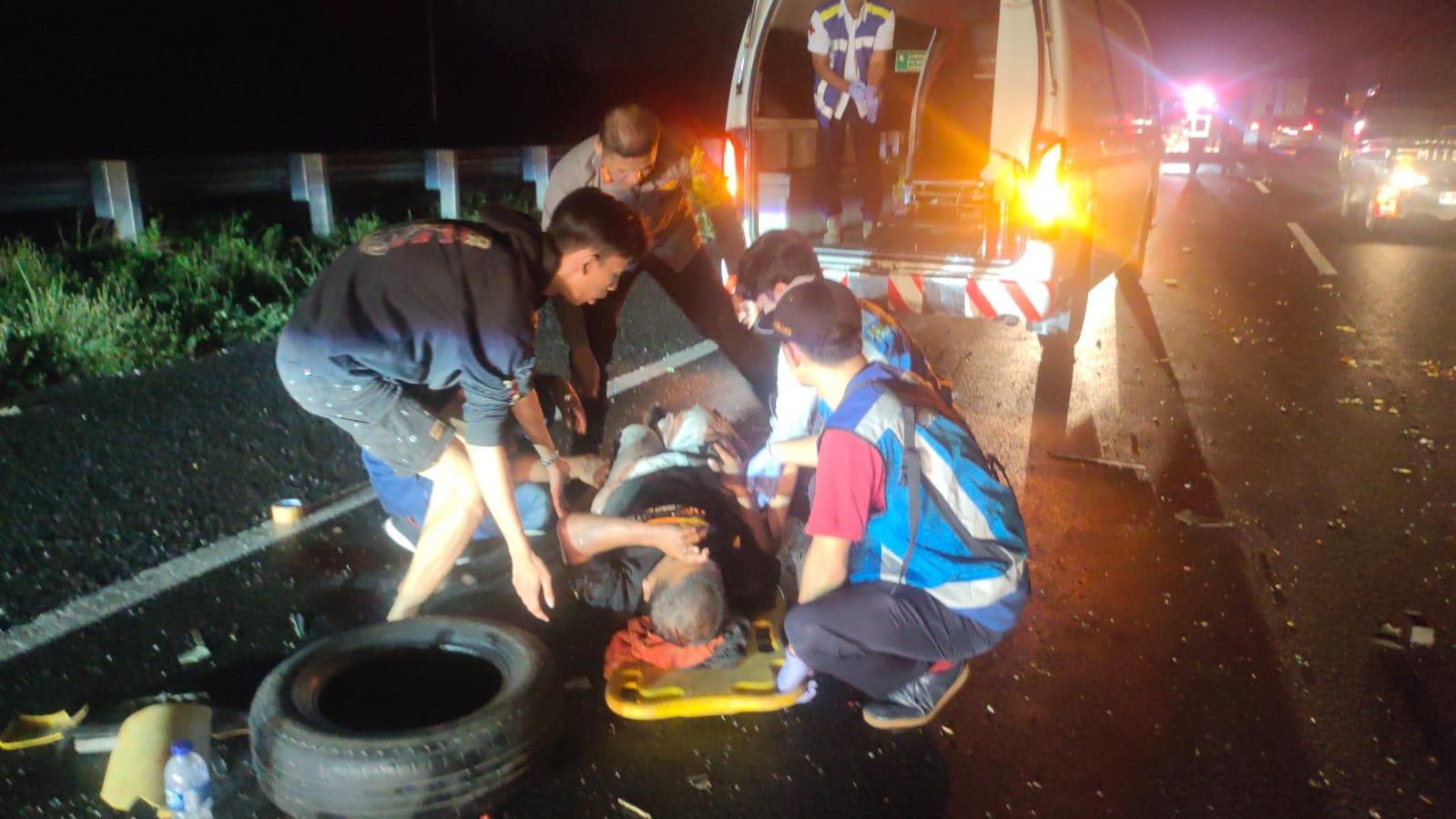 Mobil Elf yang Kecelakaan di Tol Cipularang Diduga Travel Gelap, Bawa Penumpang Asal Tasikmalaya