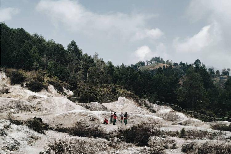 Kawah-Karaha-Bodas-salah-satu-tempat-wisata-Tasikmalaya.jpg